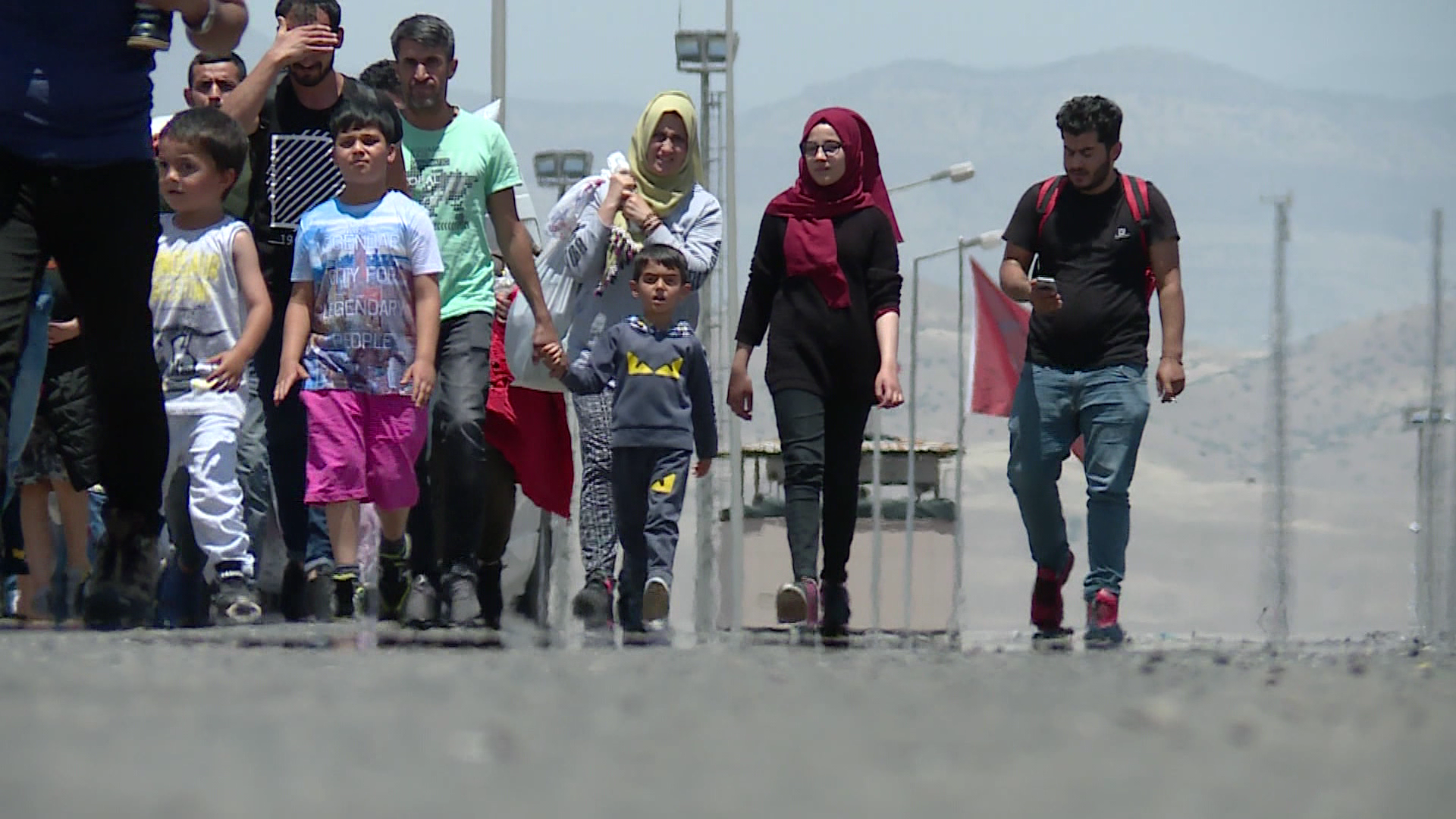 Kurdish and Iraqi migrants being deported from the Turkish border to the Kurdistan Region, June 12, 2018. (Photo: Kurdistan 24)
